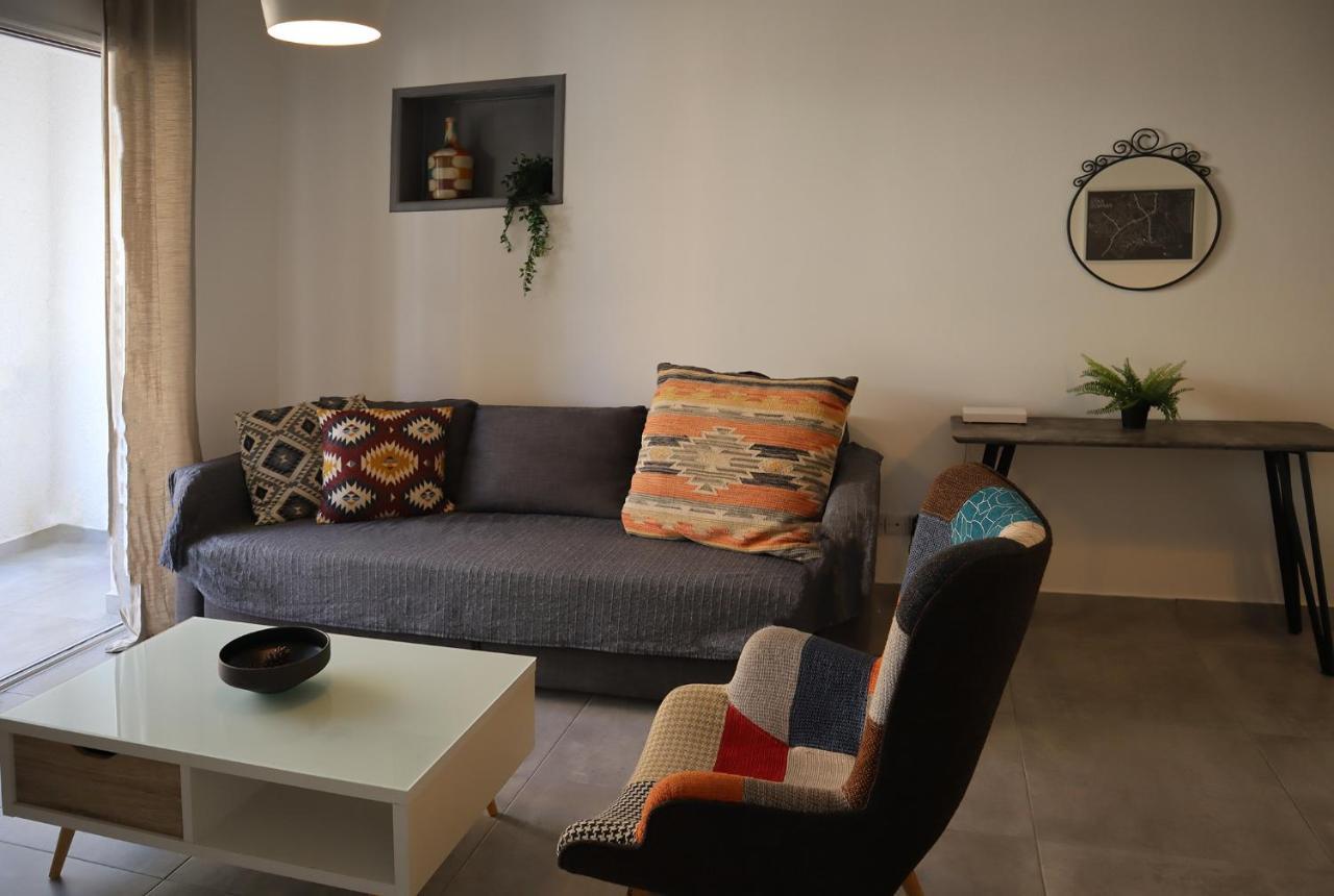 Alex'S Vacation Suite - 100M From The Beach - 6 Guests Paphos Exterior photo