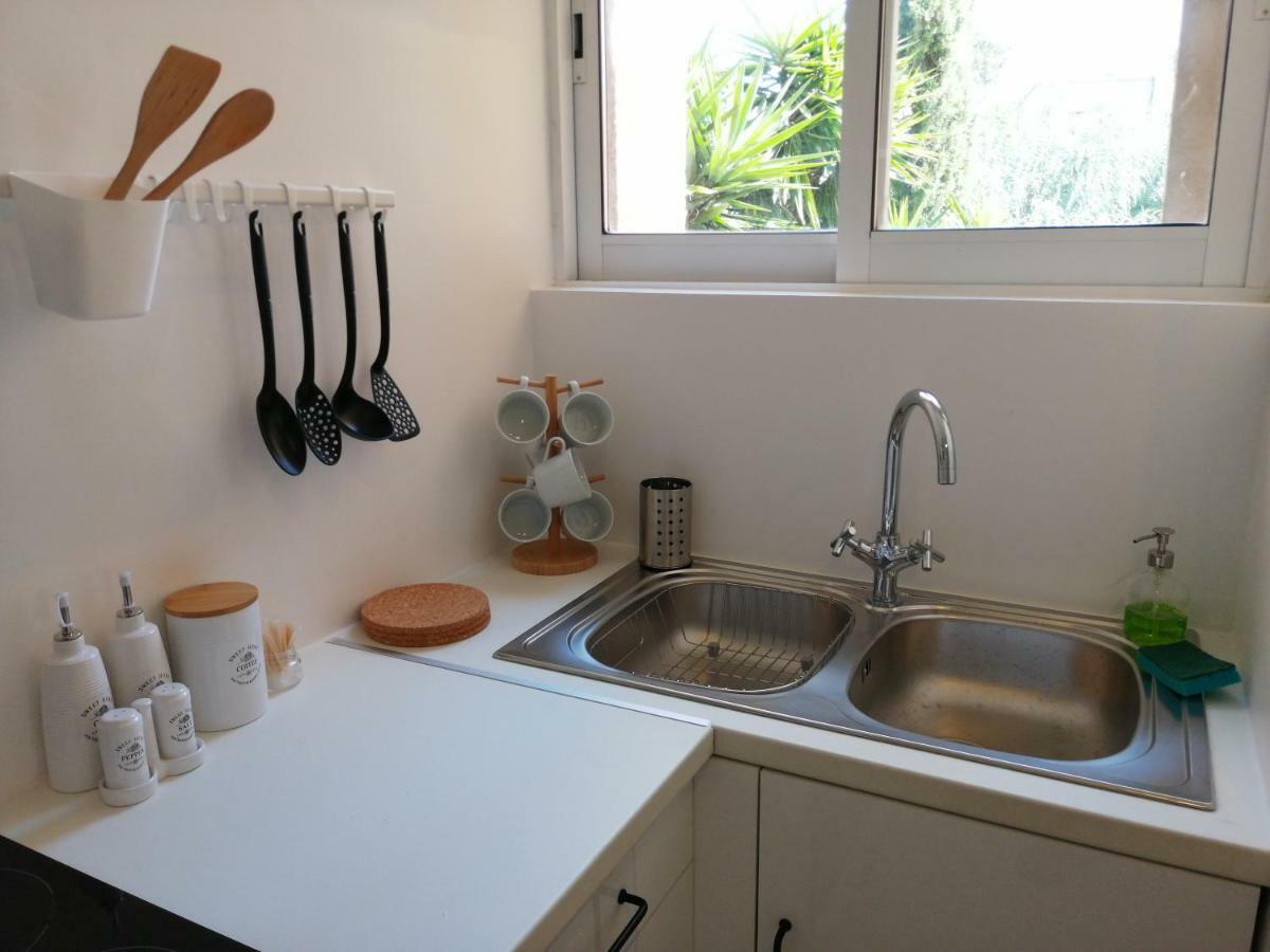Alex'S Vacation Suite - 100M From The Beach - 6 Guests Paphos Exterior photo